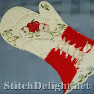 SD0685 Apple Oven Gloves 5x7 Hoop