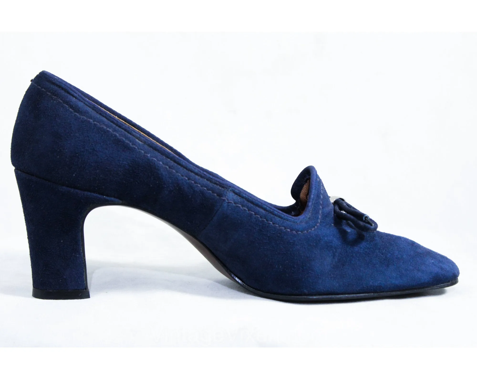 Size 7 Blue Suede Shoes - Beautiful 1960s Navy Pumps with Silver Bow Detail - 60s NOS Deadstock - Quality Leather Mod Office Wear Heels - 7B