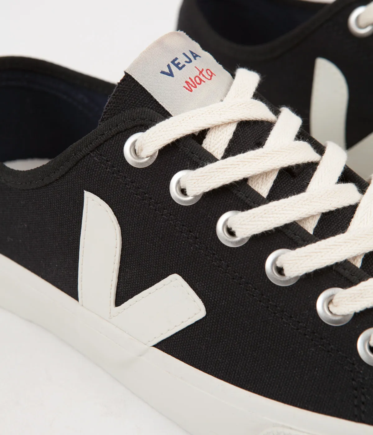 Veja Wata Canvas Shoes - Black / White