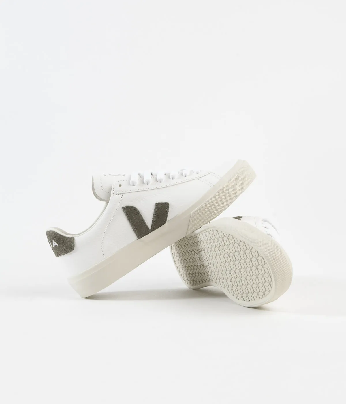 Veja Womens Campo ChromeFree Shoes - Extra White / Khaki